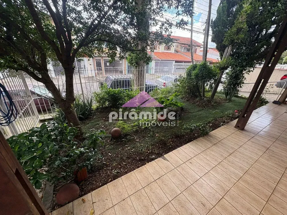 Casa, 3 quartos, 250 m² - Foto 1