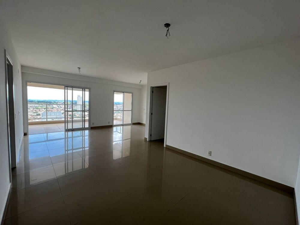 Apartamento à venda com 3 quartos, 168m² - Foto 2