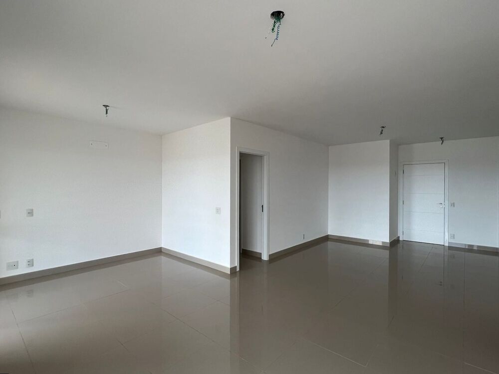 Apartamento à venda com 3 quartos, 168m² - Foto 3