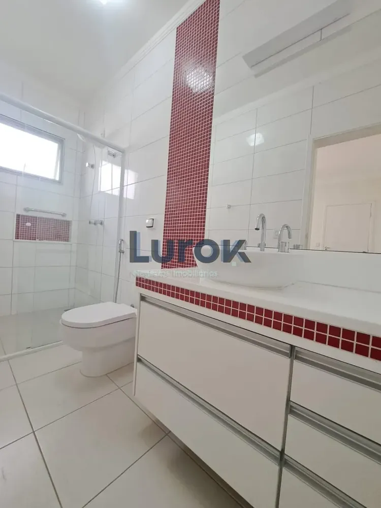 Casa, 3 quartos, 237 m² - Foto 2