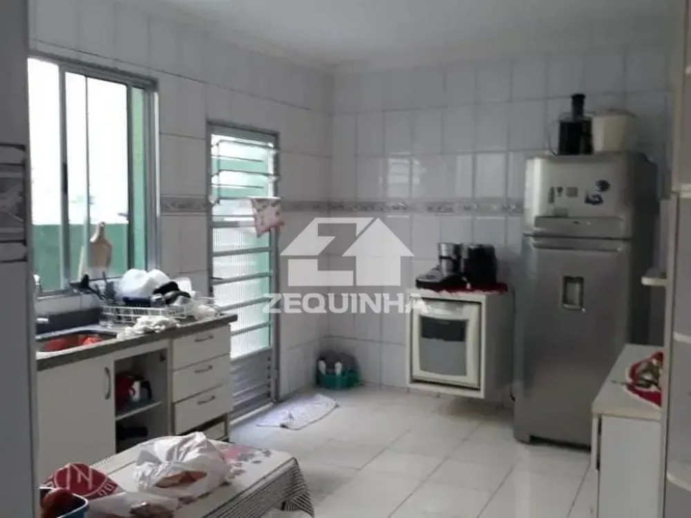 Casa, 3 quartos, 250 m² - Foto 2