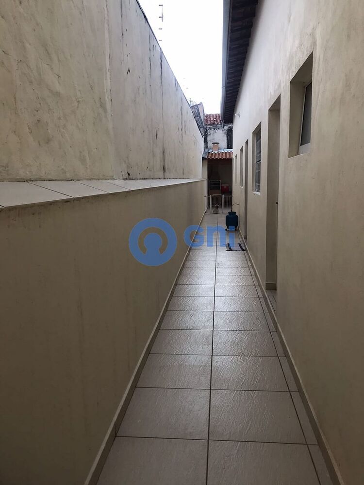 Casa à venda com 2 quartos, 90m² - Foto 3