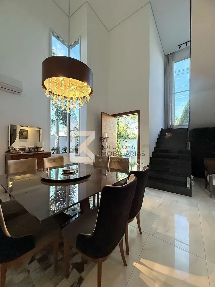 Sobrado, 3 quartos, 247 m² - Foto 1