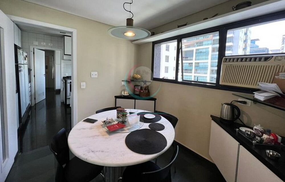 Apartamento à venda e aluguel com 4 quartos, 220m² - Foto 1