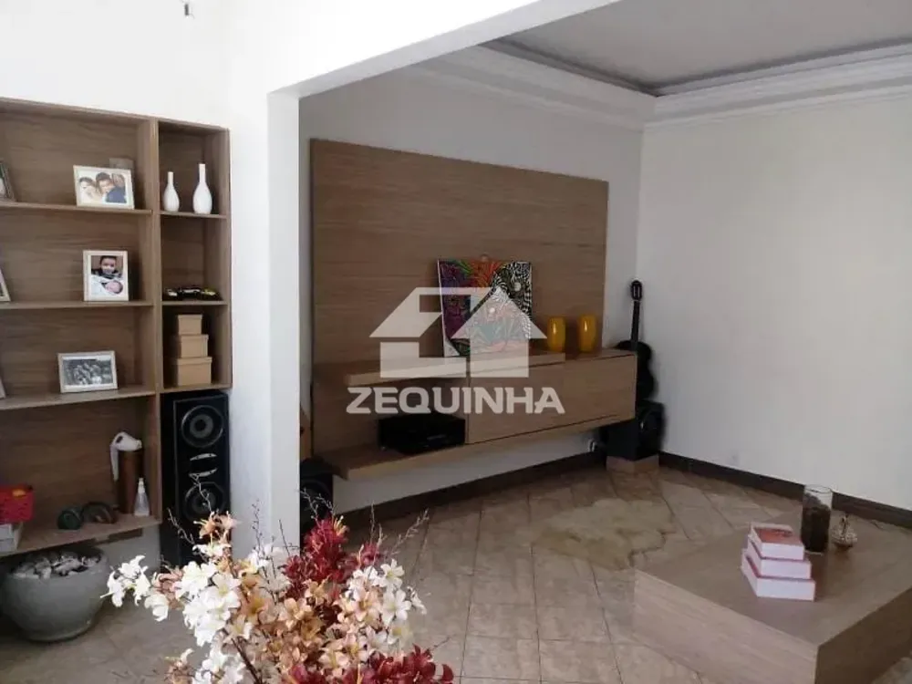 Casa, 3 quartos, 270 m² - Foto 4