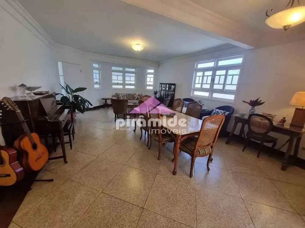 Casa, 4 quartos, 315 m² - Foto 1