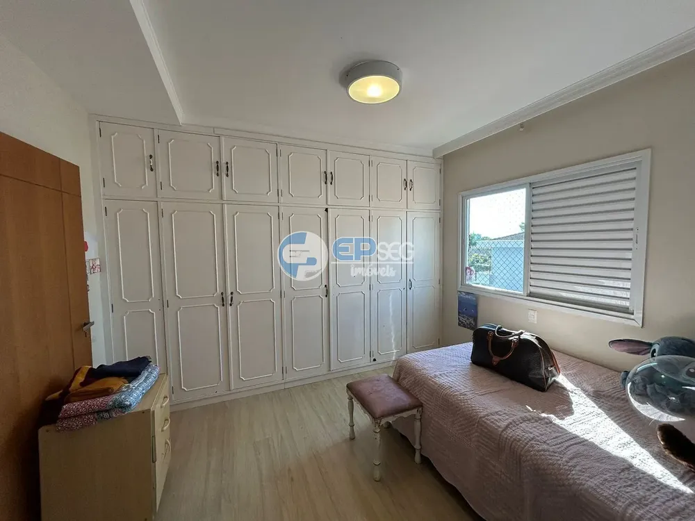 Casa, 4 quartos, 369 m² - Foto 1
