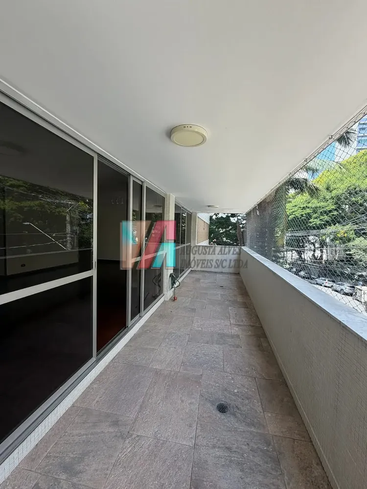 Apartamento, 3 quartos, 241 m² - Foto 2