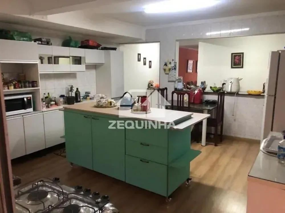 Casa, 3 quartos, 242 m² - Foto 2