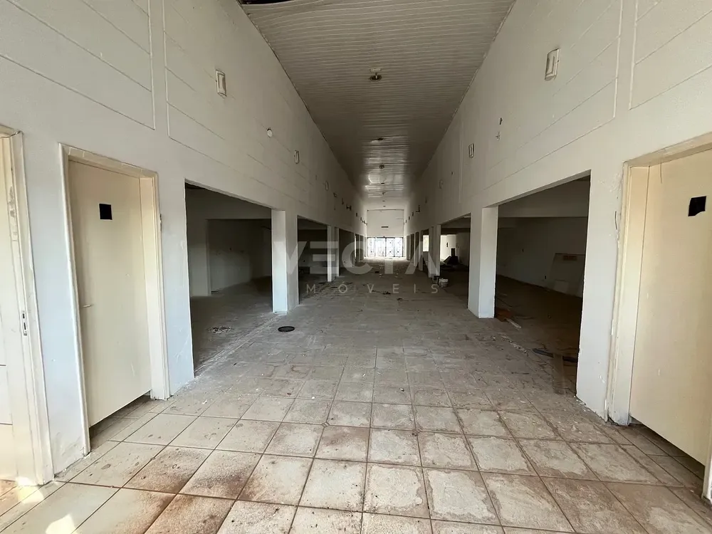 Loja-Salão, 600 m² - Foto 1