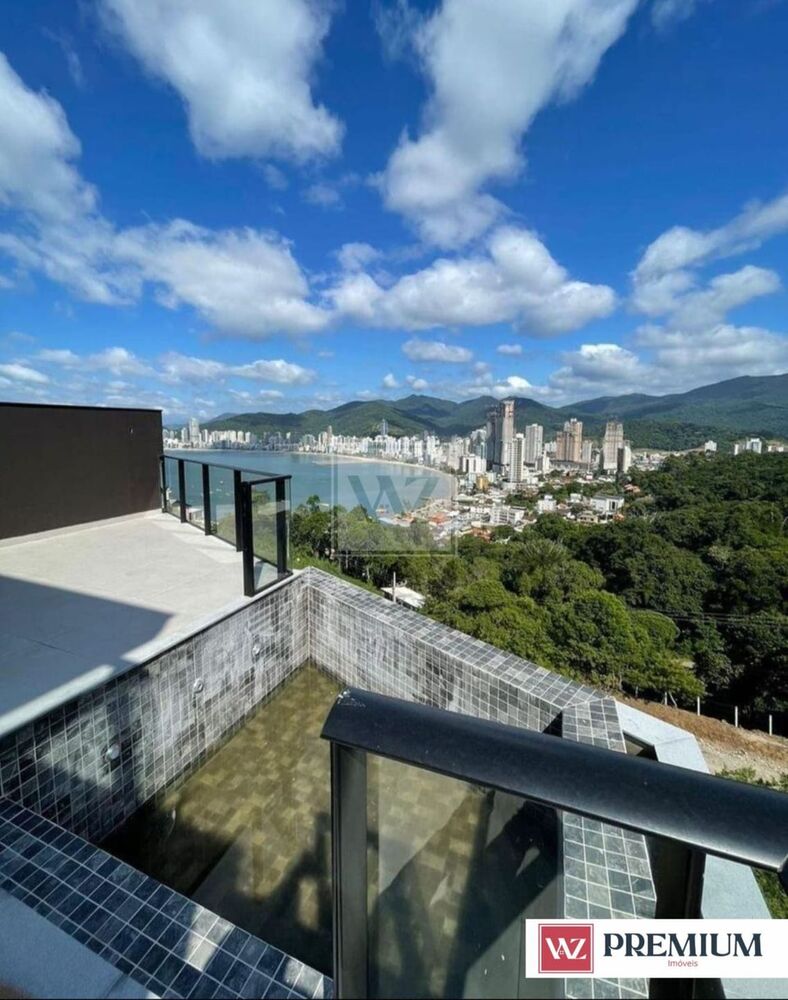 Casa à venda com 5 quartos, 350m² - Foto 1