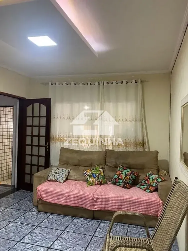 Casa, 3 quartos, 250 m² - Foto 1