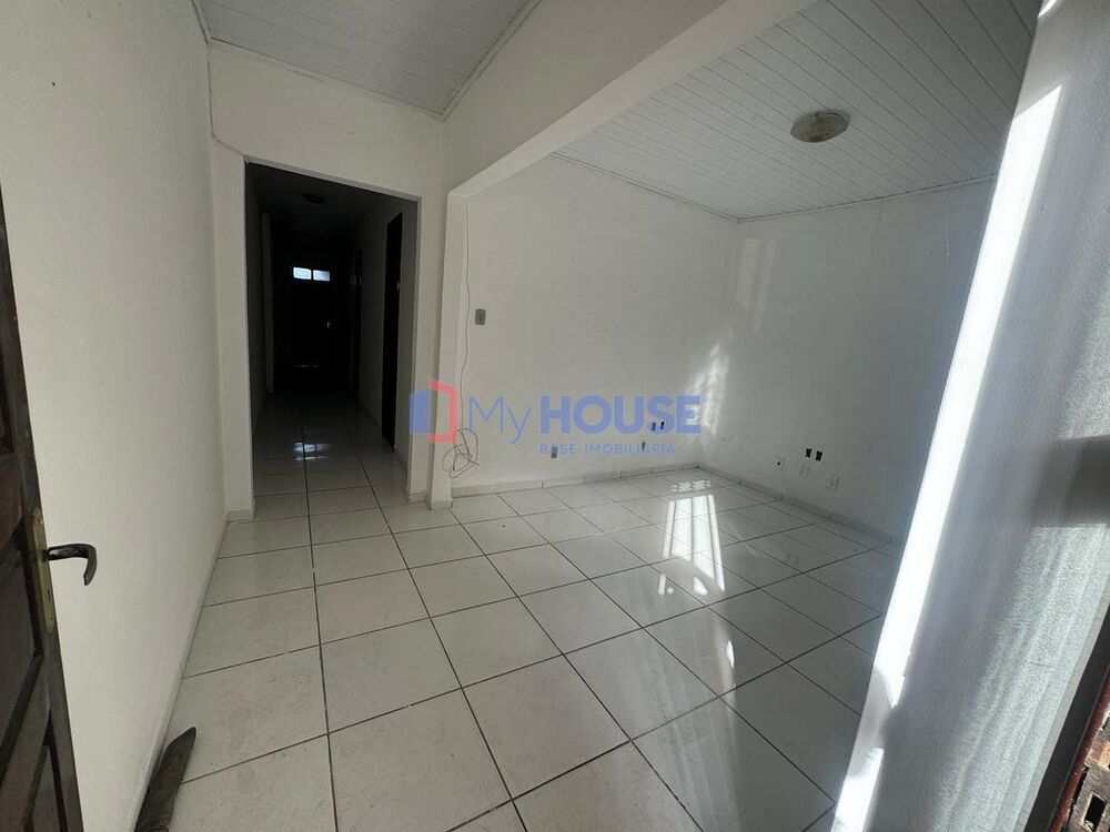 Casa à venda com 4 quartos, 150m² - Foto 17