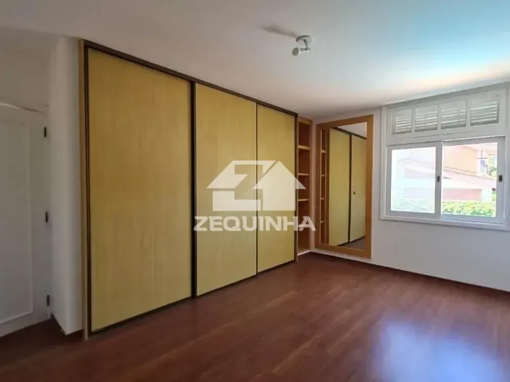 Casa, 5 quartos, 620 m² - Foto 1
