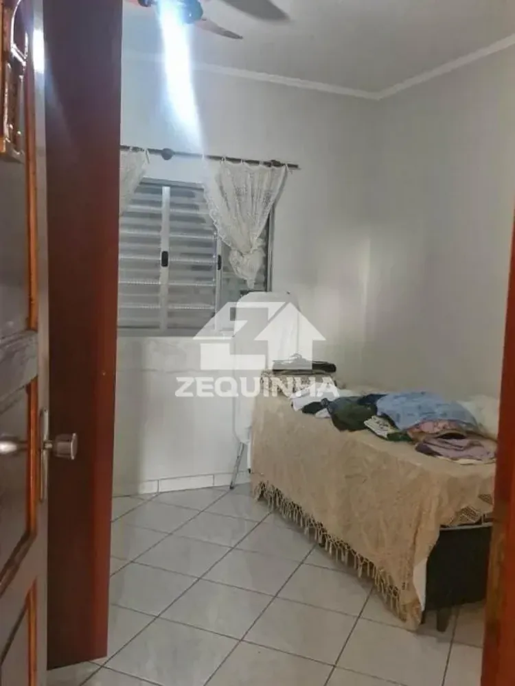 Casa, 5 quartos, 236 m² - Foto 1