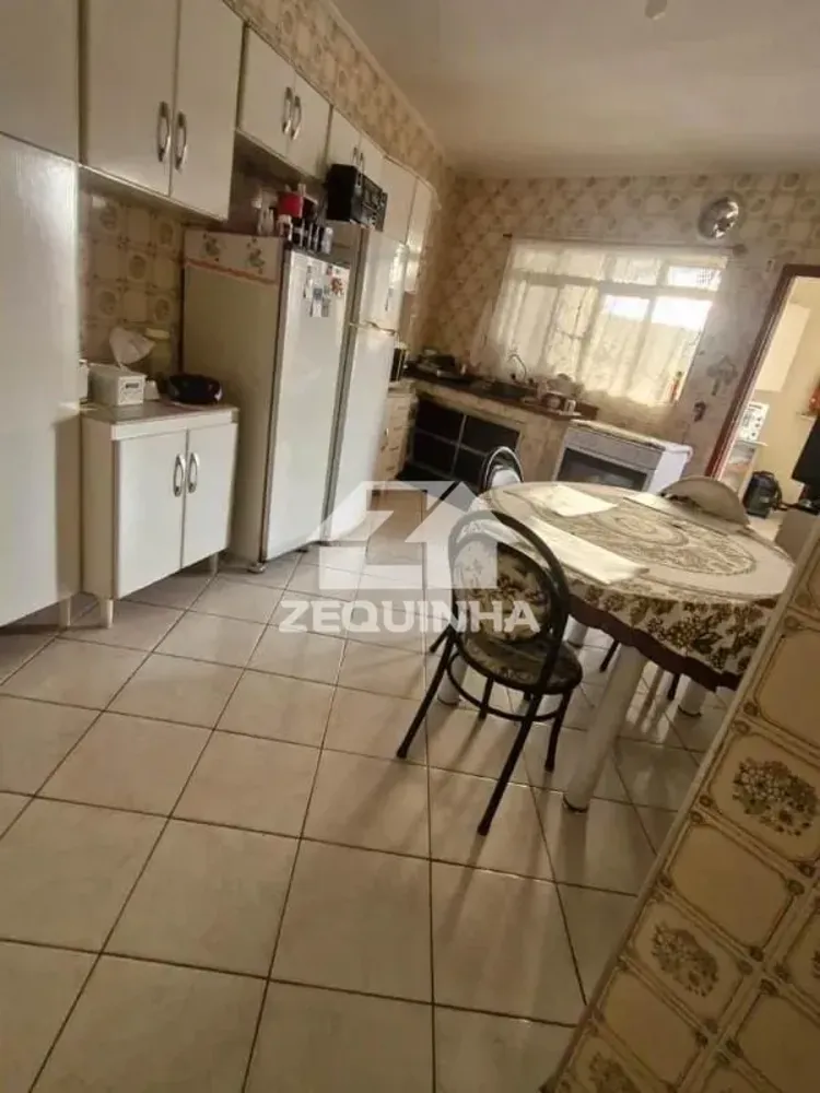 Casa, 5 quartos, 236 m² - Foto 4