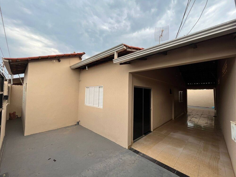 Casa à venda com 3 quartos, 10m² - Foto 2