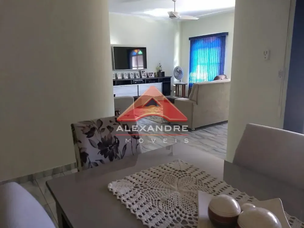 Casa, 3 quartos, 220 m² - Foto 3