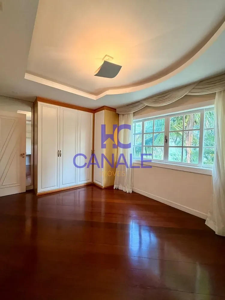 Casa, 5 quartos, 984 m² - Foto 1