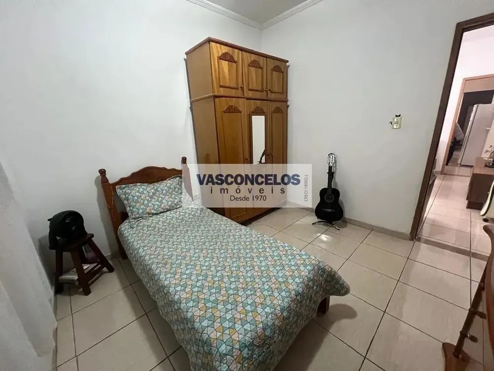 Casa, 6 quartos, 154 m² - Foto 1