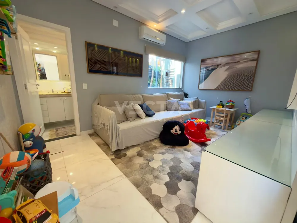 Casa, 3 quartos, 214 m² - Foto 1