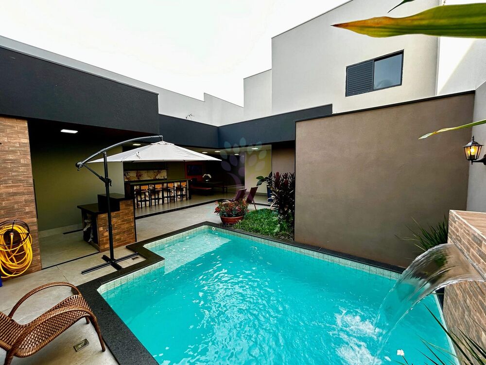 Sobrado à venda com 5 quartos, 220m² - Foto 2