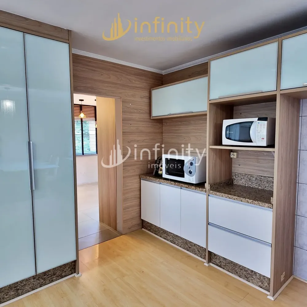 Casa, 3 quartos, 219 m² - Foto 1