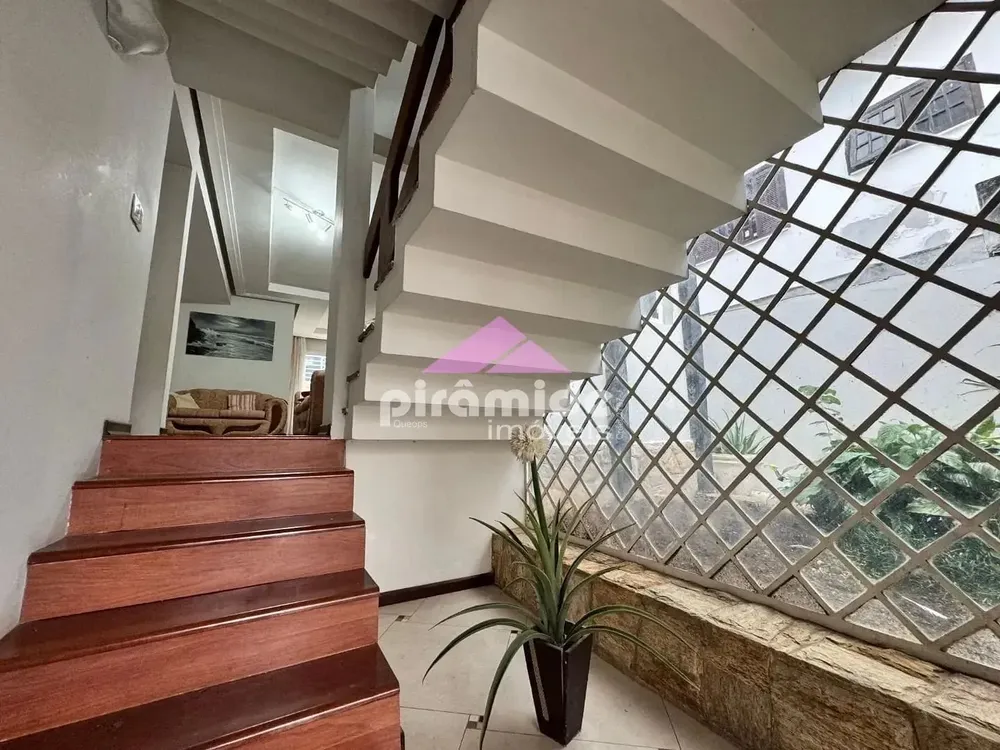 Sobrado, 4 quartos, 290 m² - Foto 2
