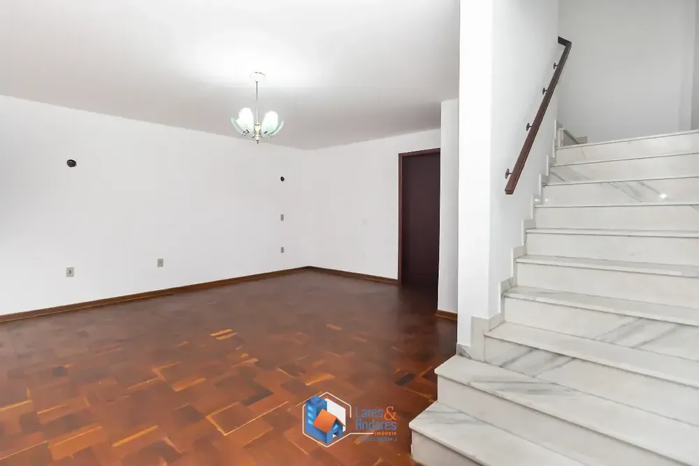 Sobrado, 3 quartos, 201 m² - Foto 2