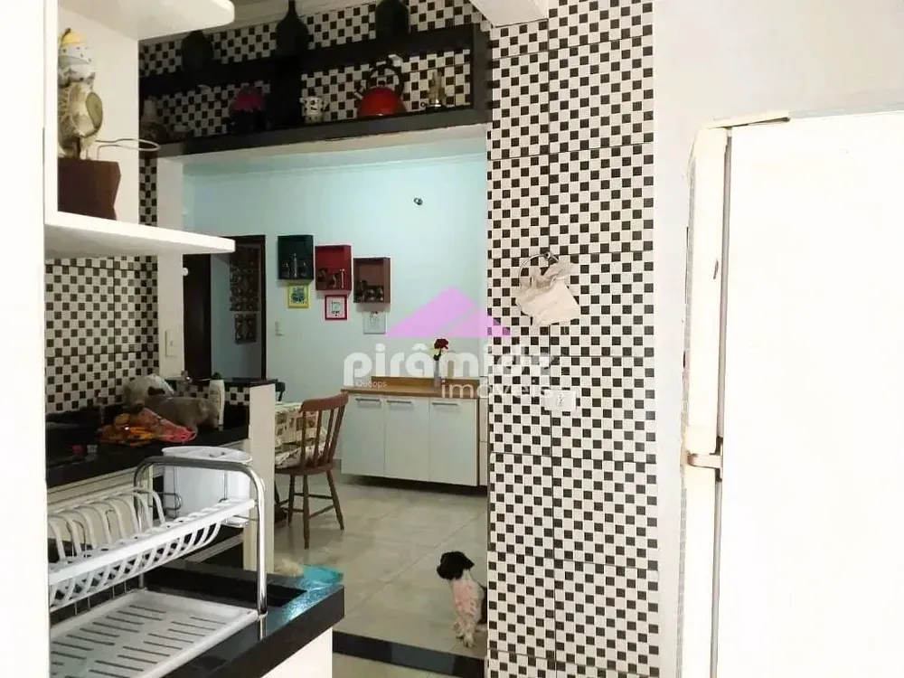 Casa, 4 quartos, 121 m² - Foto 1