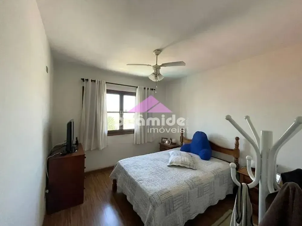 Casa, 4 quartos, 356 m² - Foto 1