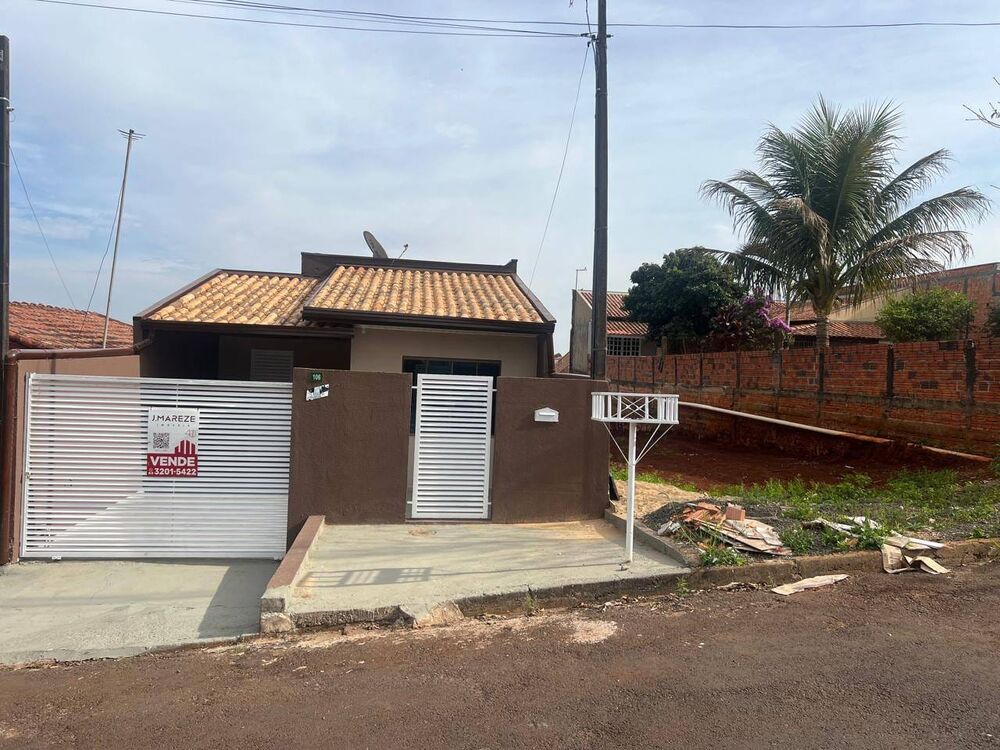 Casa à venda com 2 quartos, 70m² - Foto 1