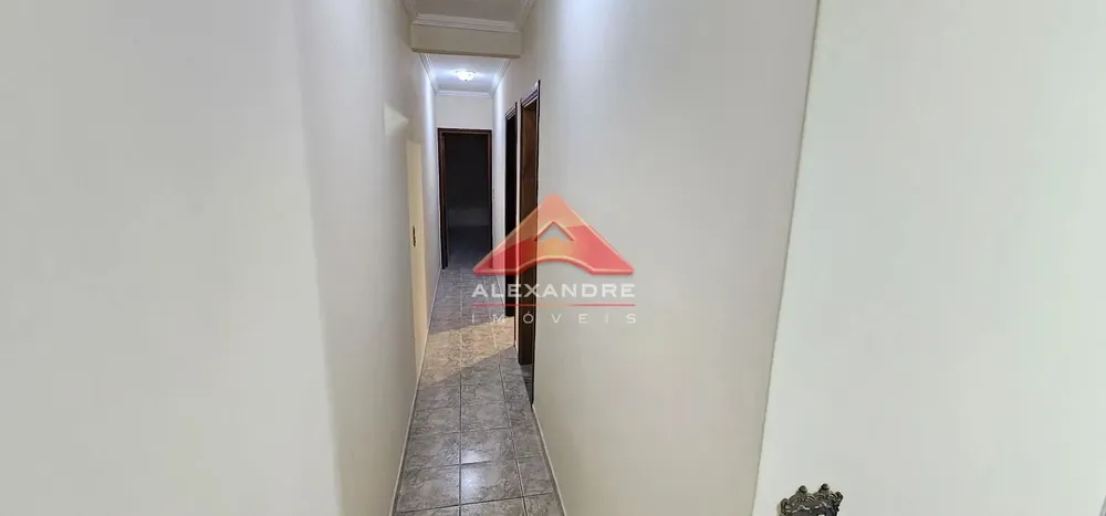 Casa, 4 quartos, 213 m² - Foto 2