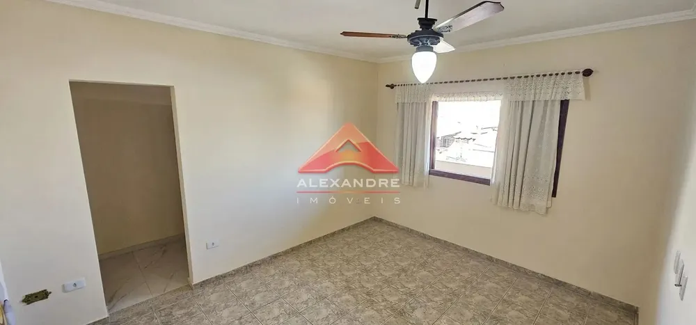 Casa, 4 quartos, 213 m² - Foto 1