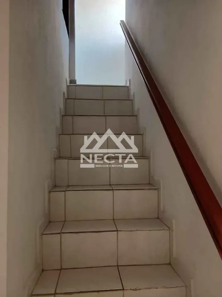 Casa, 6 quartos, 219 m² - Foto 2