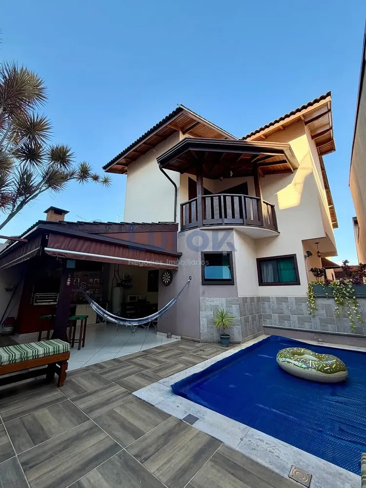 Casa, 3 quartos, 283 m² - Foto 1