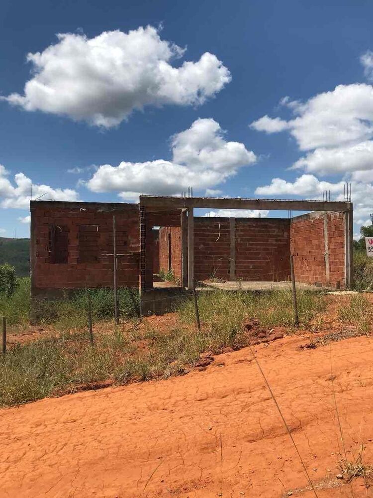 Casa à venda com 1 quarto, 198m² - Foto 2