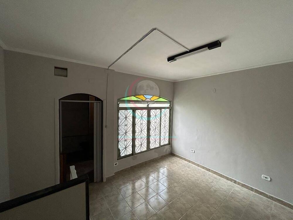 Casa para alugar com 6 quartos, 260m² - Foto 1