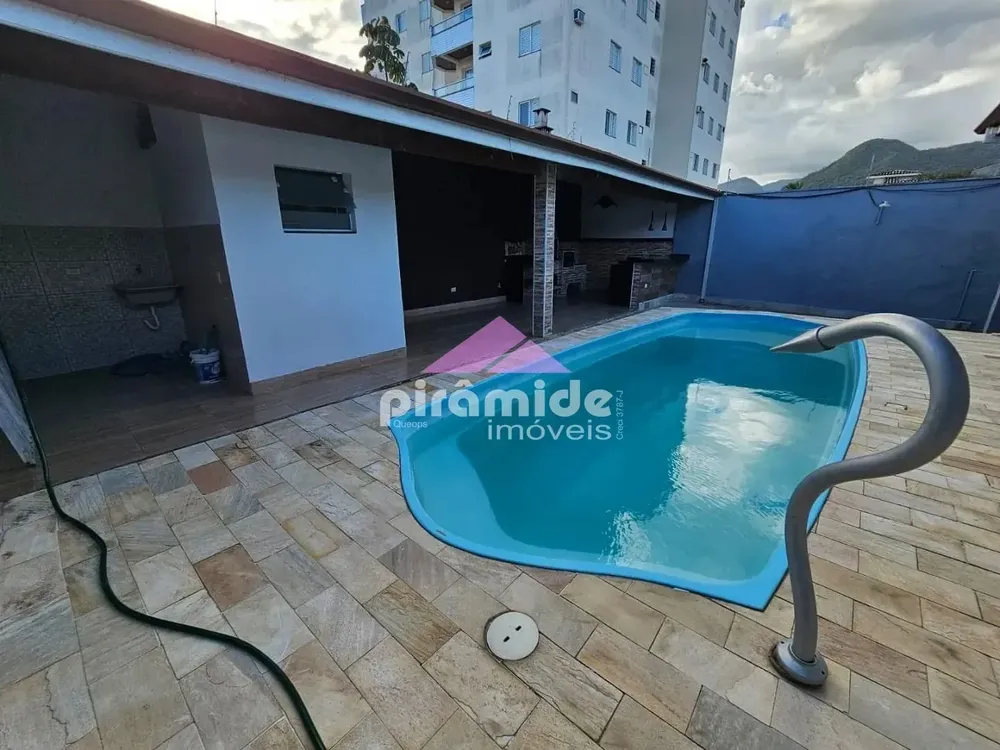Casa, 4 quartos, 210 m² - Foto 2