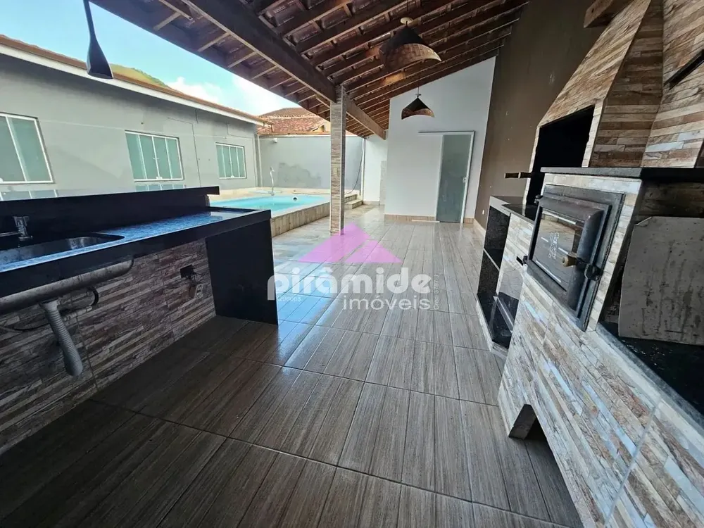 Casa, 4 quartos, 210 m² - Foto 1
