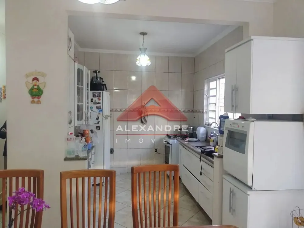 Casa, 4 quartos, 230 m² - Foto 1