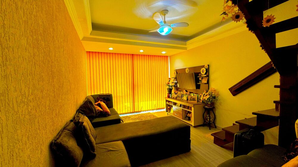 Casa à venda com 2 quartos, 110m² - Foto 1