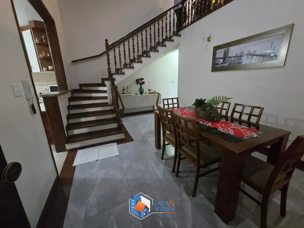 Casa, 3 quartos, 218 m² - Foto 4