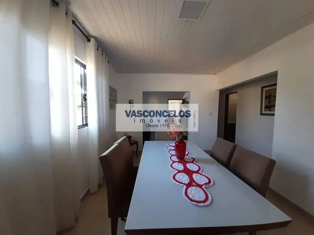Casa, 3 quartos, 221 m² - Foto 1