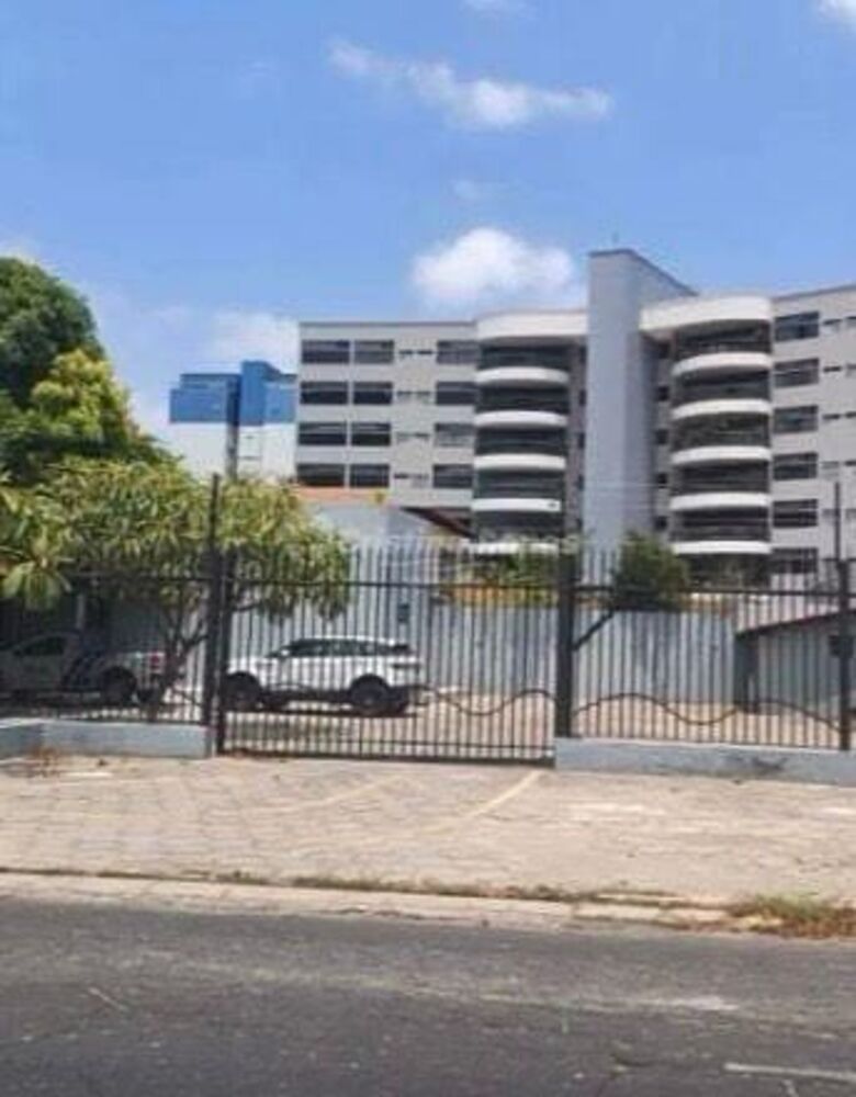 Apartamento à venda com 3 quartos, 197m² - Foto 1