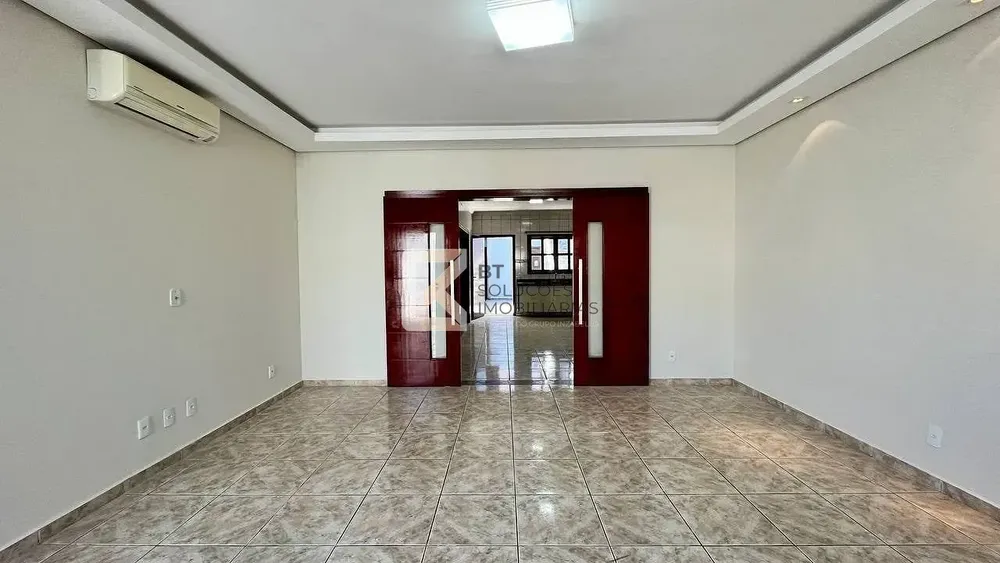 Casa, 3 quartos, 250 m² - Foto 3