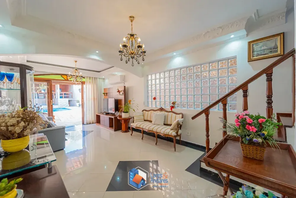 Casa, 3 quartos, 235 m² - Foto 2