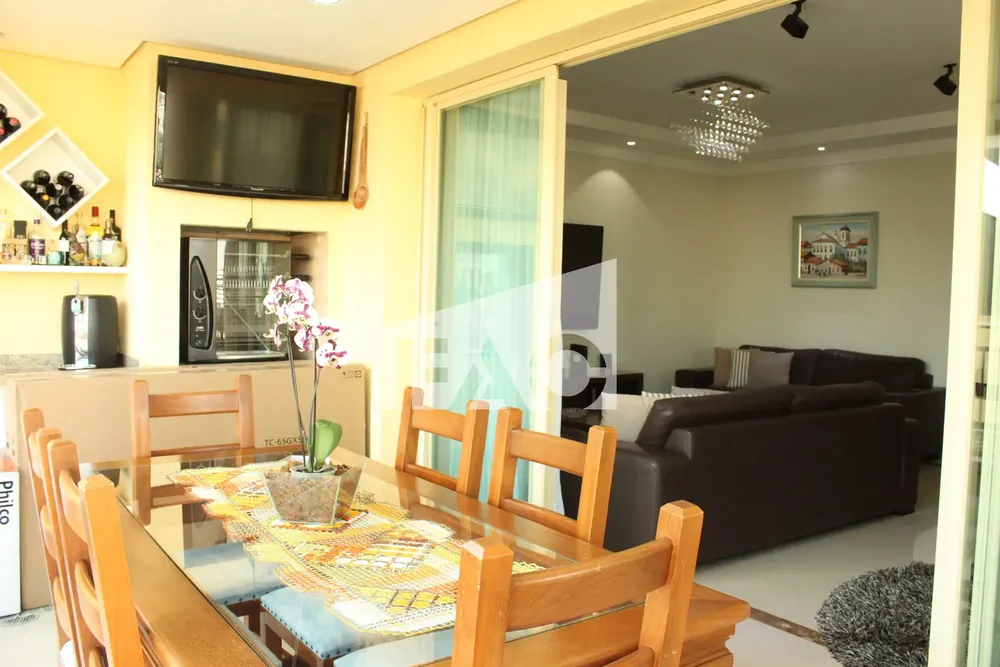 Apartamento, 3 quartos, 165 m² - Foto 1