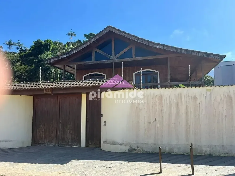 Casa, 4 quartos, 439 m² - Foto 1