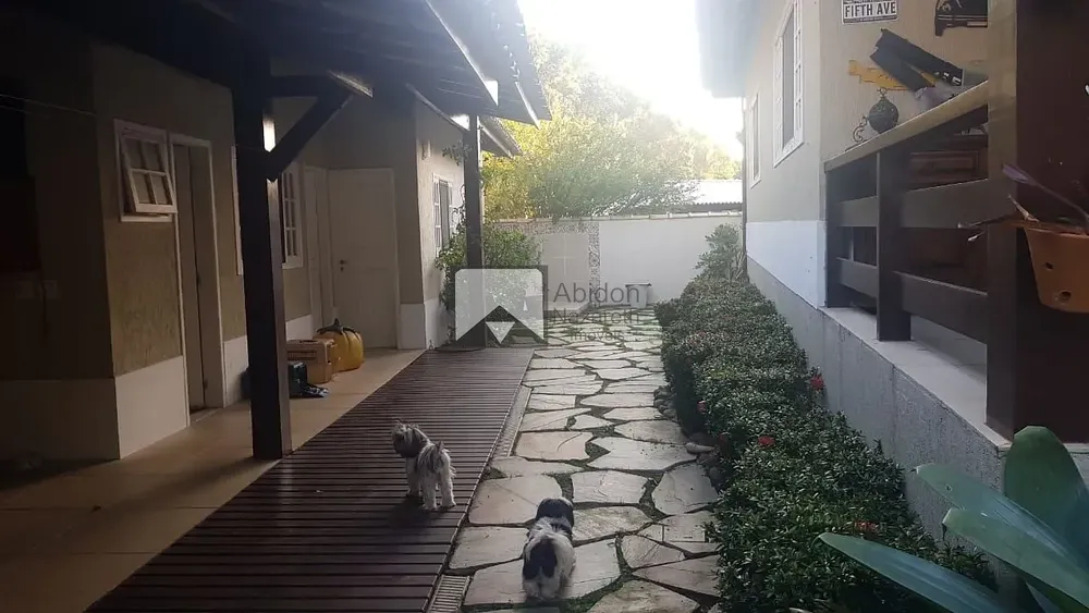 Casa, 3 quartos, 285 m² - Foto 8